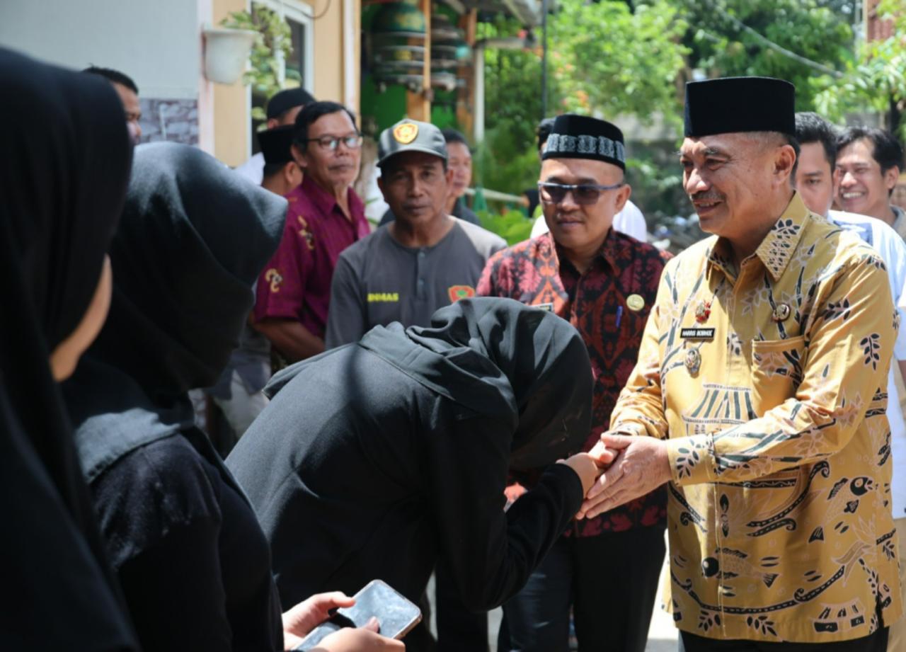 Wawali Bekasi Sampaikan Duka Mendalam Ke Keluarga Korban Ledakan SPBE Cimuning