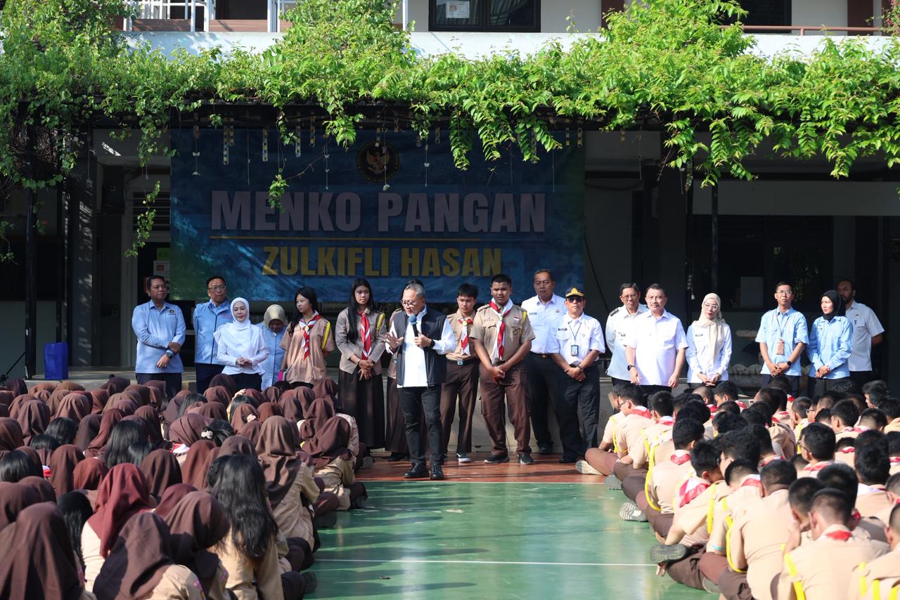Wawali Bekasi Dampingi Menko Zulkifli Hasan Sosialisasikan Program MBG