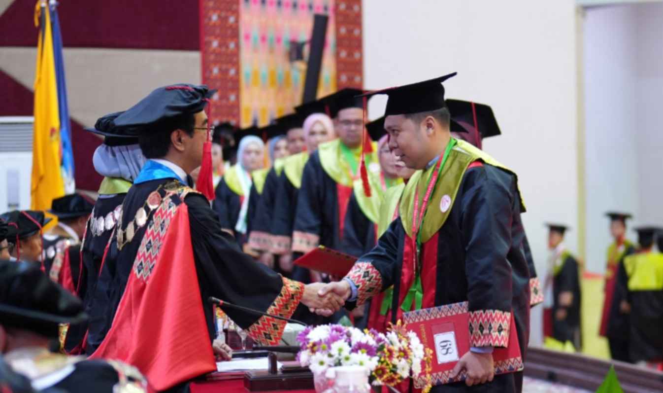 Unhas Cetak 1.664 Wisudawan Baru di Periode April 2026