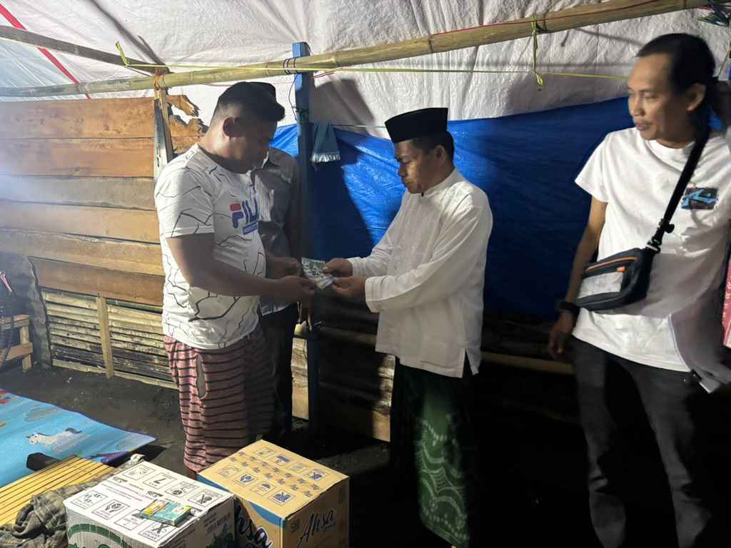LAZ Hadji Kalla Salurkan Bantuan Voucher Belanja untuk Korban Kebakaran di Polman