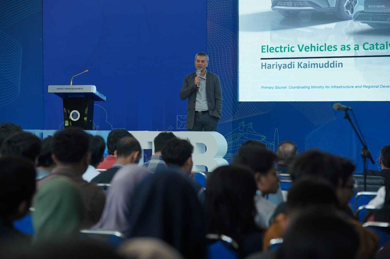 CEO BYD Haka Auto: Elektrifikasi Kendaraan Kunci Tekan Impor BBM Indonesia