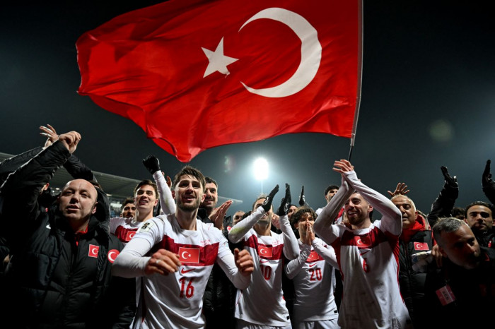 Akhiri Puasa 24 Tahun, Turki Lolos Dramatis ke Piala Dunia 2026