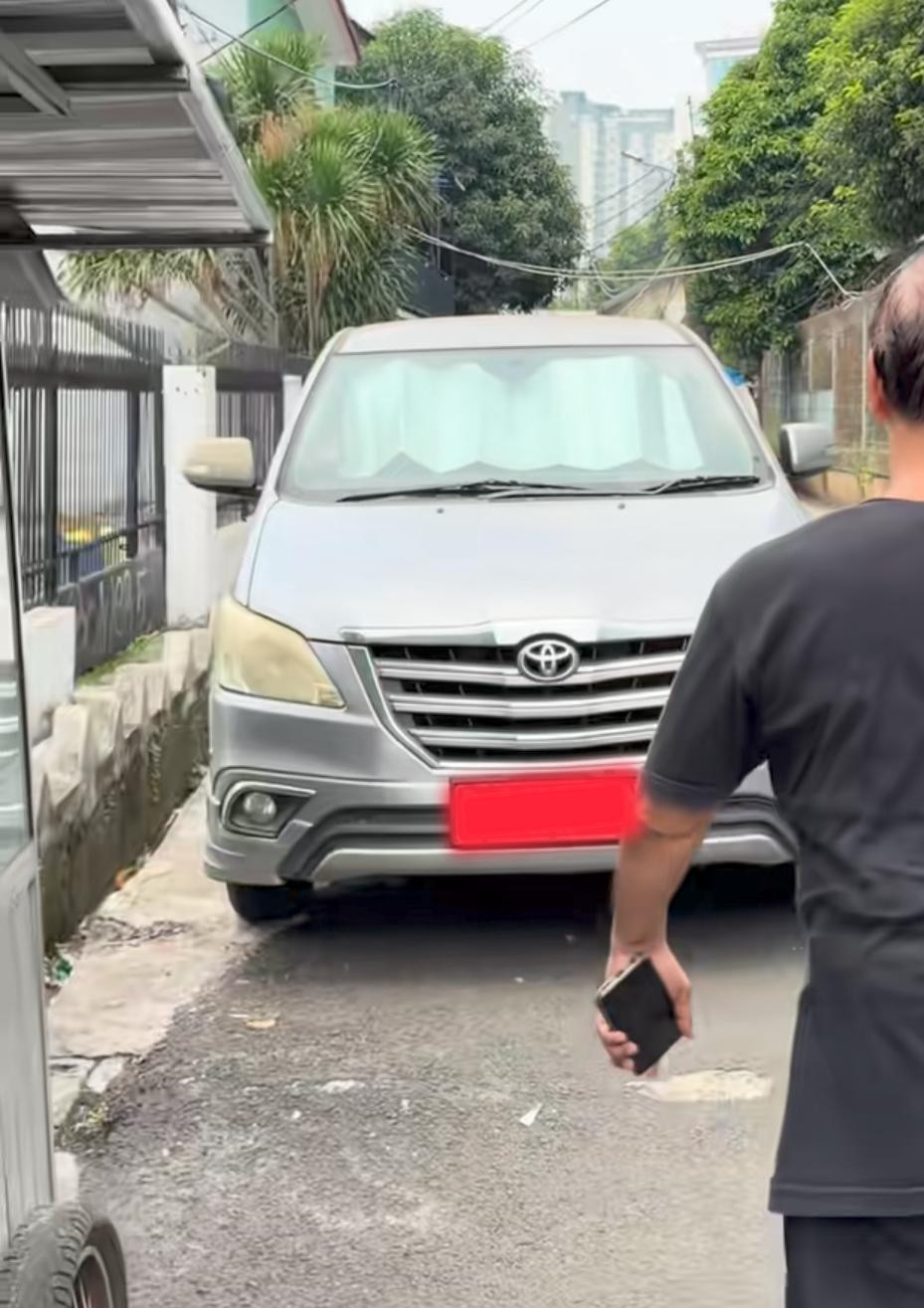 Viral Adu Mulut Gegara Parkir Sembarangan, Pemilik Mobil Ngaku Pejabat