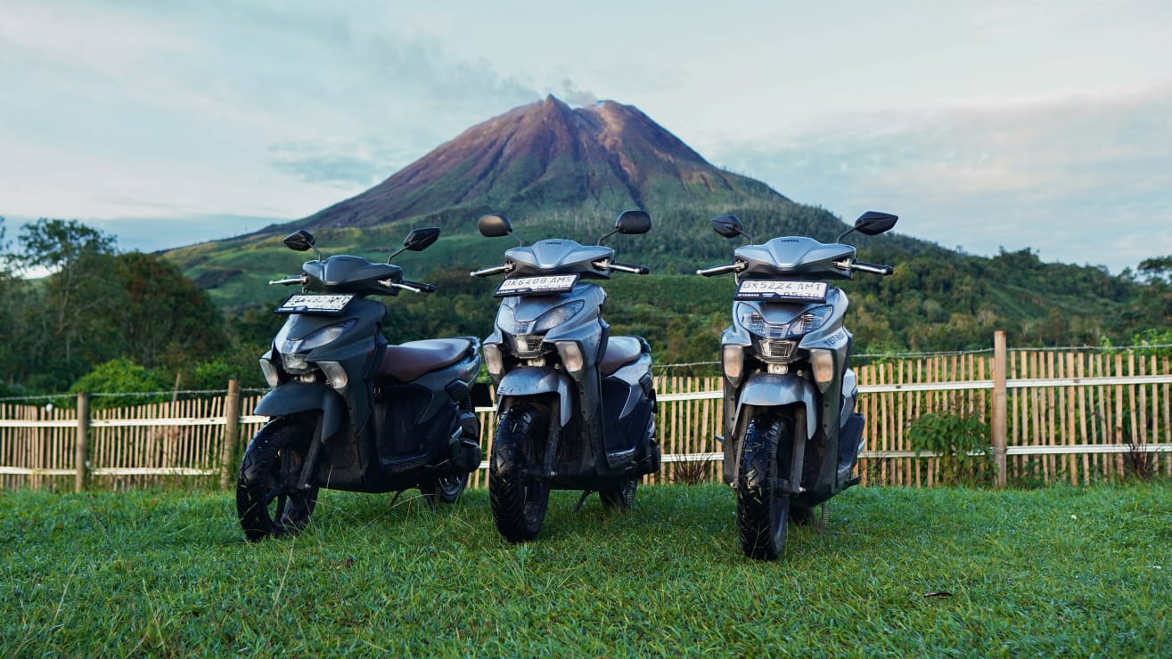 GEAR ULTIMA Libas Jalur Gunung Sinabung, Skutik Yamaha Tampil Tangguh