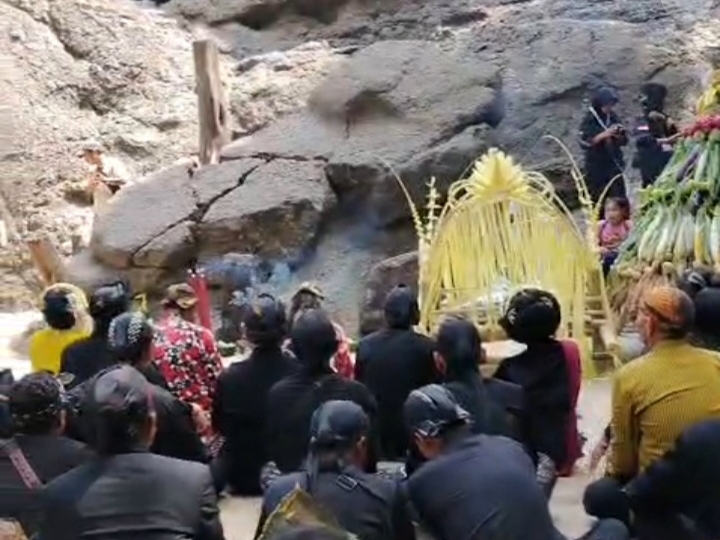 Kirap Paripuja Eyang Dewi Kilisuci Semarakkan Tradisi Budaya di Kediri