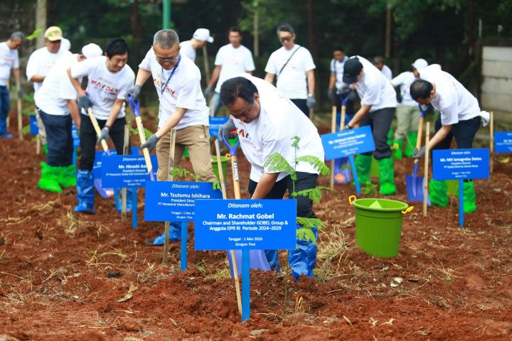 Peringati Hari Buruh, Panasonic Gobel Group Tanam 1.500 Pohon