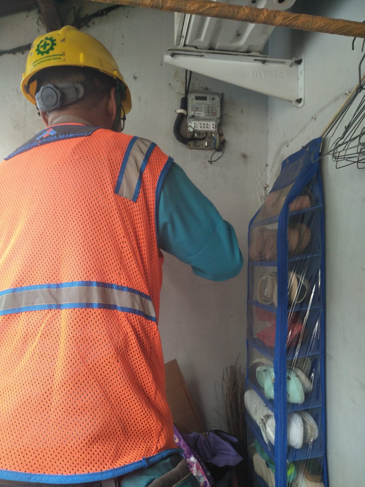 PLN Respon Cepat Perbaikan KWh Meter Rumah Warga Kayuringin Bekasi