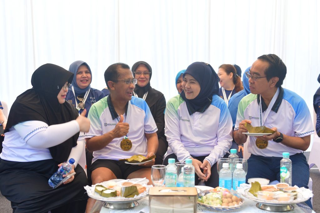 Wakil Wali Kota Makassar Aliyah Mustika Ilham Menghadiri Kegiatan Fun Run 5 kilometer (5K) yang Digelar BPJS Kesehatan Bersama Universitas Hasanuddin Dalam Rangka Program “BPJS Kesehatan Masuk Kampus”