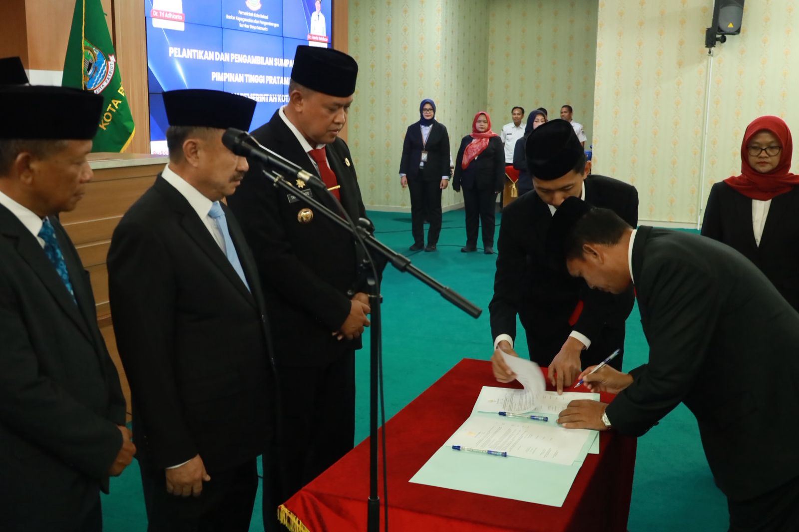 Dua Pejabat Eselon II Dirotasi, Wali Kota Bekasi: Jabatan Bukan Zona Nyaman
