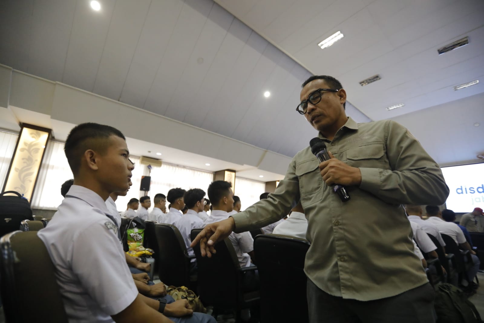 Pemprov Jabar Kirim 150 Siswa ke Mako TNI Cilandak untuk Pendidikan Karakter