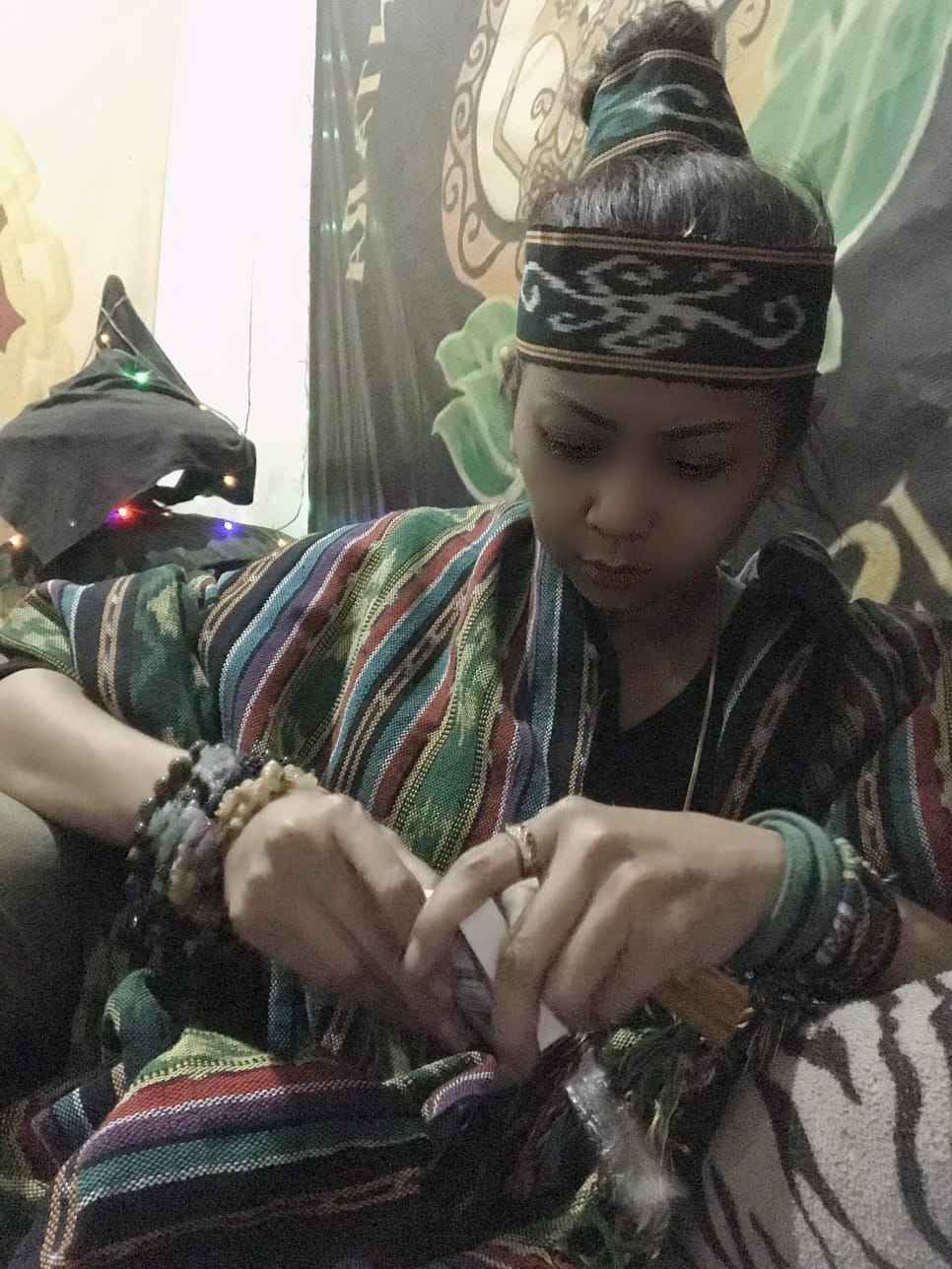 Arjuna Srikandi di Klapanunggal, Mimi Maya: Aura Dayak Nusantara