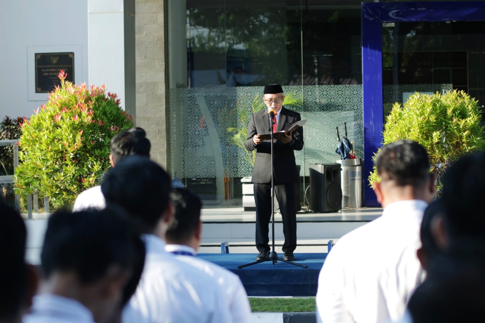 Semangat Pancasila Menggelora di BRI Jeneponto: Pincab Ari Kusmayadi Pimpin Upacara Peringatan Hari Lahir Pancasila 2026