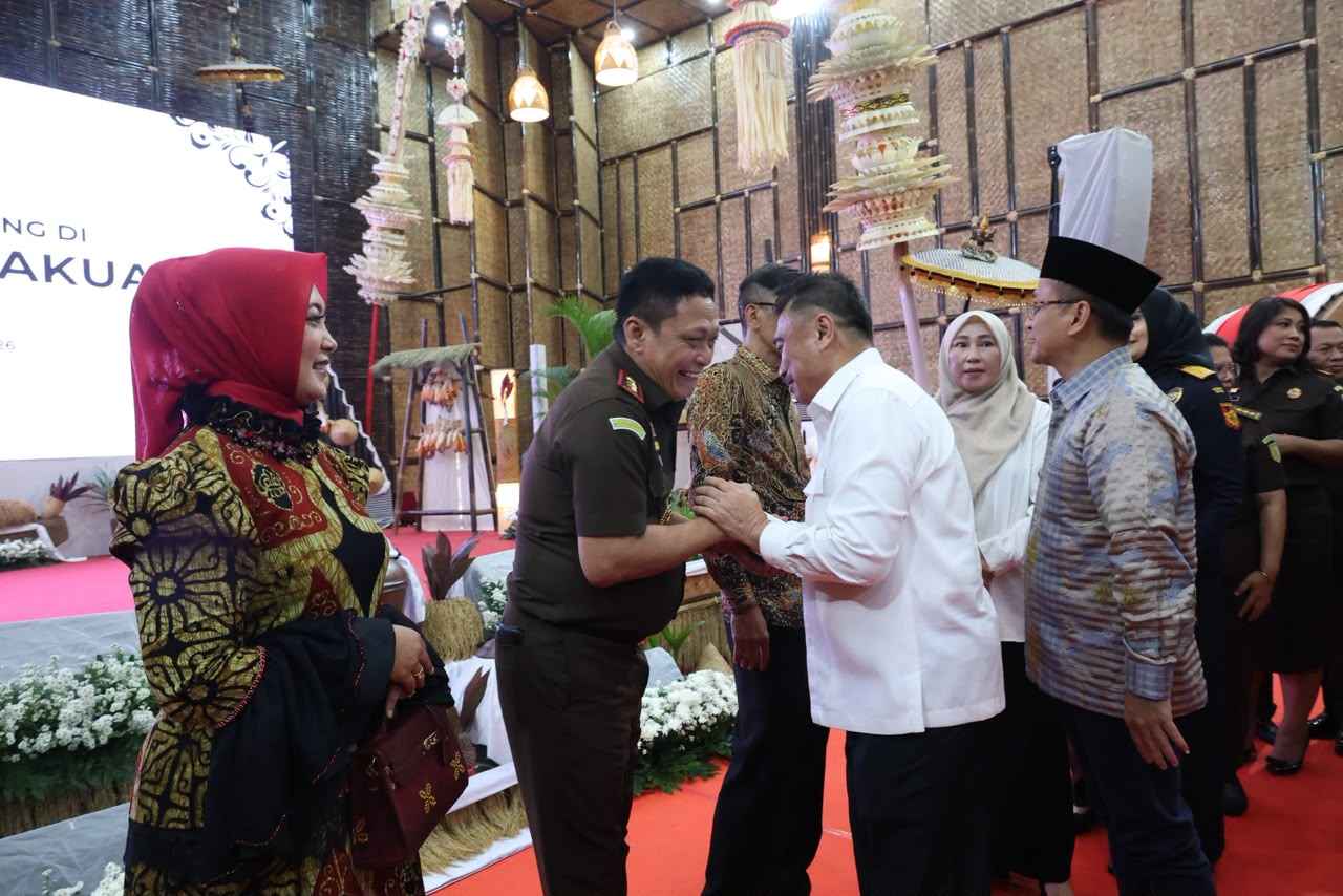 Harris Bobihoe Hadiri Pisah Sambut Kajati Jabar, Tekankan Pentingnya Sinergi Penegakan Hukum